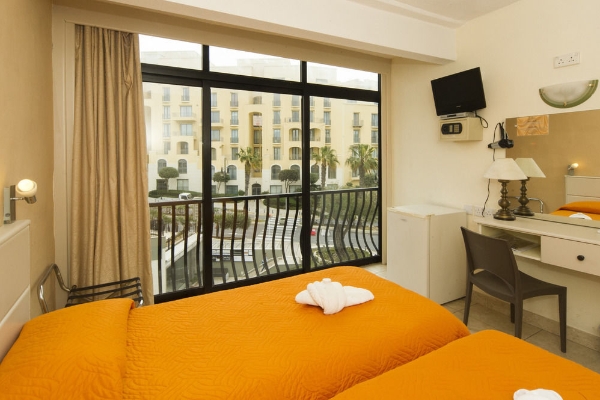 Rokna Hotel